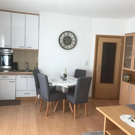 Kuzmanovic Stan Na Dan Apartment